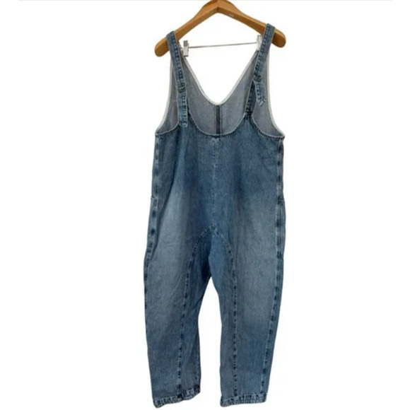 Free People Women's High Roller Jumpsuit - Light Blue Denim Overalls Size Large - Picture 1 of 10